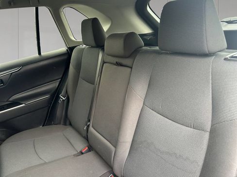 Used 2022 Toyota RAV4 LE AWD/4WD image 16