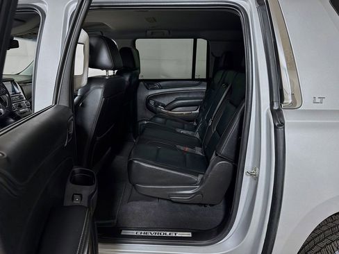 Used 2019 Chevrolet Suburban LT RWD image 23