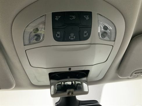 Used 2024 Chrysler Pacifica Touring-L image 41