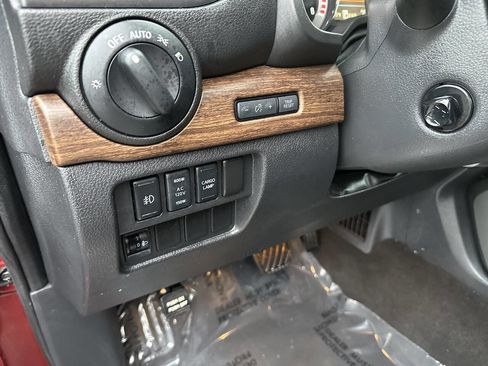 Used 2019 Nissan Titan Platinum Reserve w/ Platinum Utility Package image 21