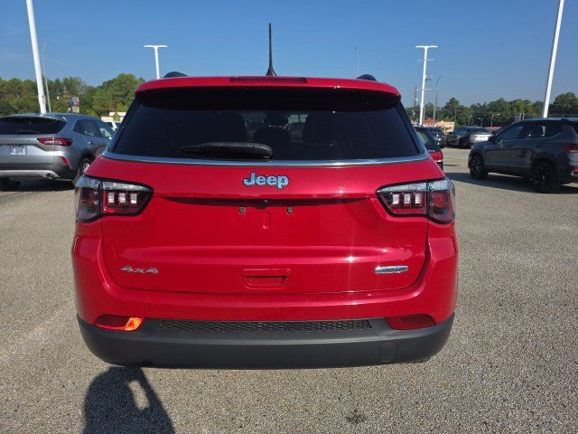 Used 2023 Jeep Compass Latitude w/ Convenience Group AWD/4WD image 6