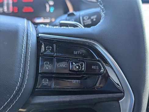 Used 2022 Jeep Grand Cherokee Overland w/ Luxury Tech Group IV image 13