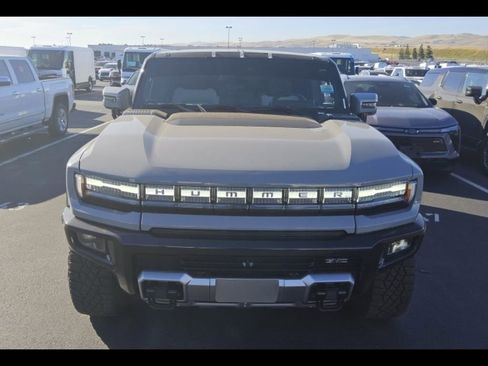 Used 2024 GMC Hummer EV 2X w/ Extreme Off-Road Package AWD/4WD image 7
