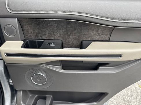 Used 2021 Ford Expedition Limited RWD image 16