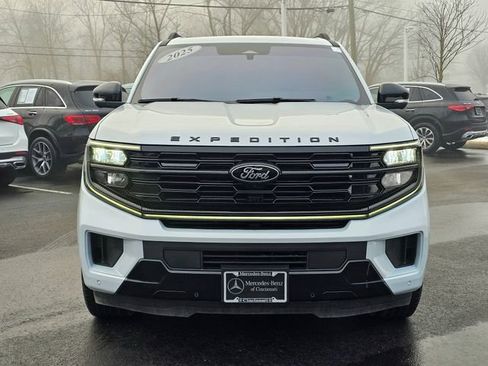 Used 2025 Ford Expedition Max Platinum w/ Stealth Appearance Package image 4