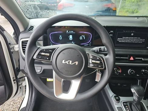 Used 2026 Kia Seltos LX FWD image 13