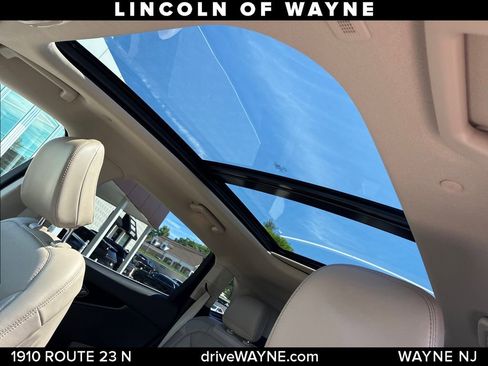 Used 2023 Lincoln Nautilus Reserve AWD/4WD image 15