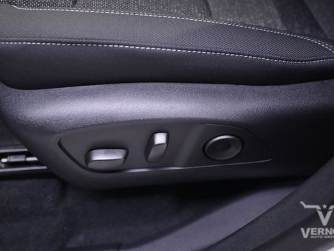 New 2026 Chevrolet Traverse LT image 14