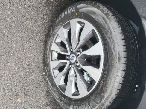 Used 2025 Subaru Outback Limited image 25