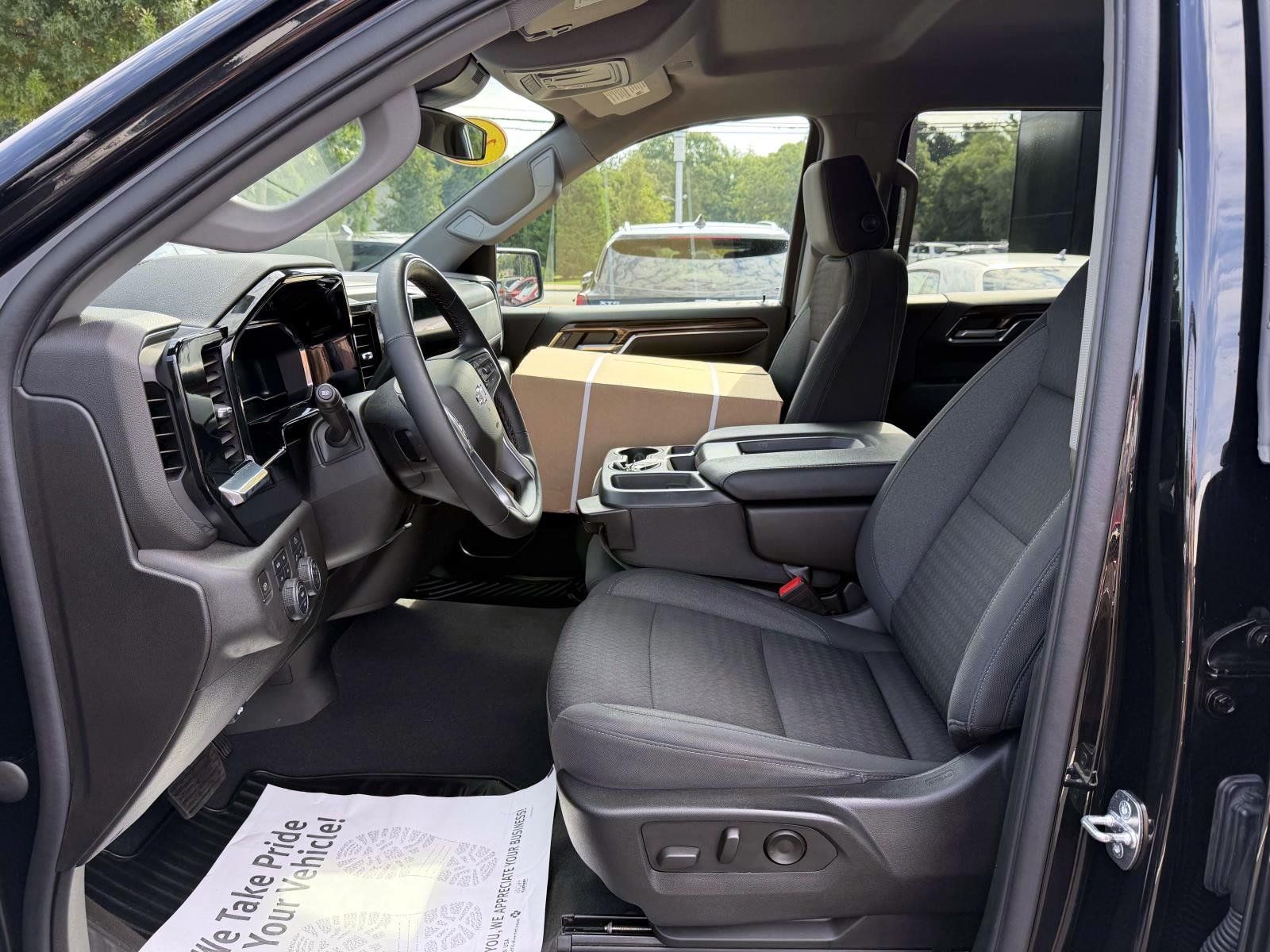 Used 2023 Chevrolet Silverado 1500 RST w/ Z71 Off-Road Package AWD/4WD image 17