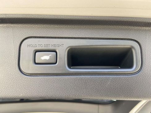 Used 2024 Honda Pilot EX-L image 10