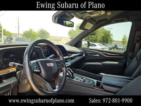 Used 2022 Cadillac Escalade Luxury w/ LPO, Illumination Package RWD image 5