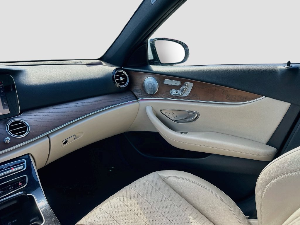 Used 2017 Mercedes-Benz E 300 4MATIC image 25
