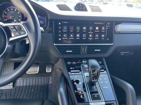 Used 2023 Porsche Cayenne S image 31