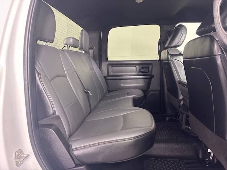 Used 2024 RAM 2500 Tradesman w/ Chrome Appearance Group AWD/4WD image 18