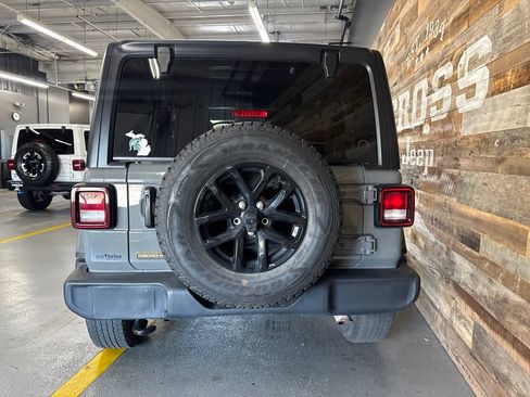 Used 2023 Jeep Wrangler Unlimited Sport AWD/4WD image 8