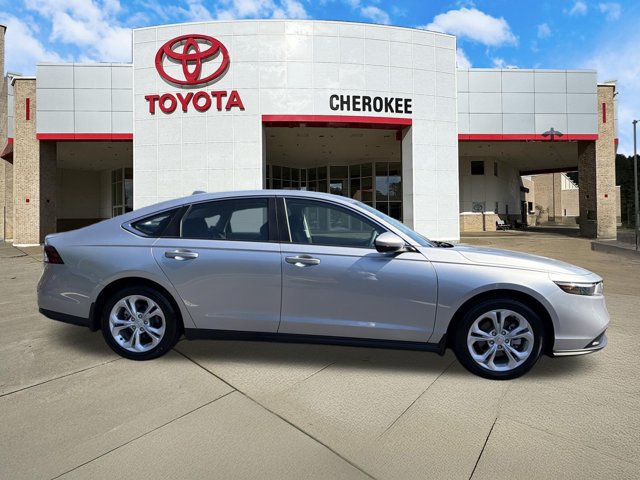 Used 2025 Honda Accord LX image 4