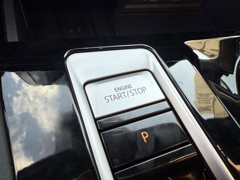 New 2026 Volkswagen Atlas Cross Sport SE FWD image 19