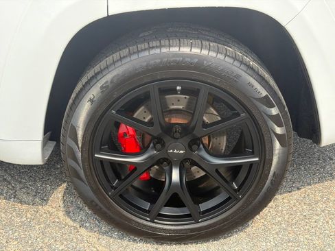 Used 2021 Jeep Grand Cherokee SRT AWD/4WD image 13