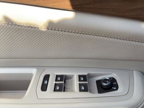 New 2026 Volkswagen Atlas SE image 16