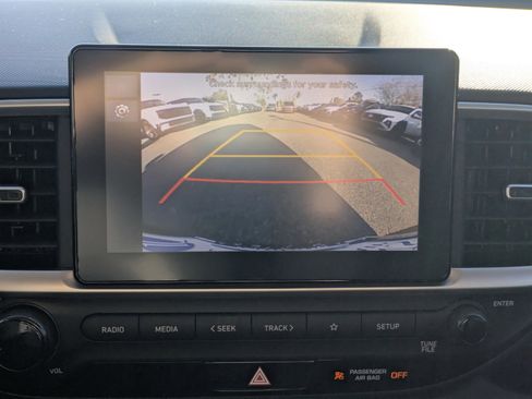 Certified 2024 Hyundai Venue SEL image 21