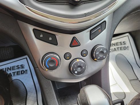 Used 2017 Chevrolet Sonic LT image 21