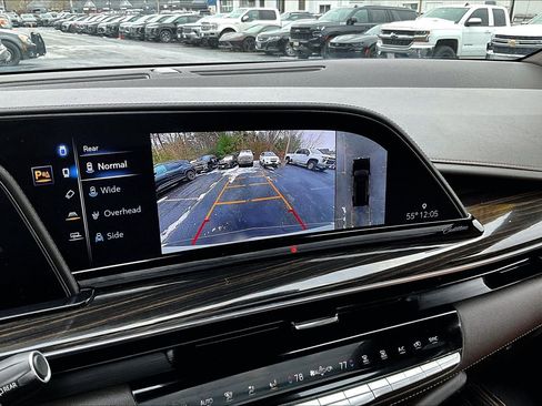 Used 2021 Cadillac Escalade Premium Luxury image 9