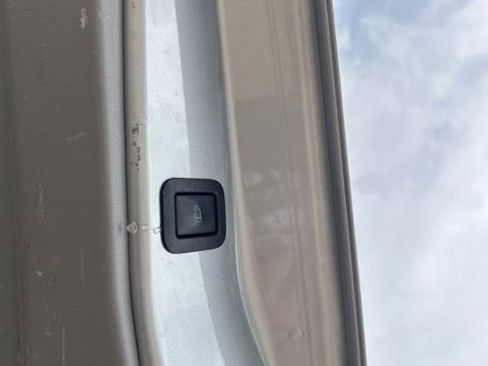 Used 2018 Toyota Highlander Limited FWD image 16