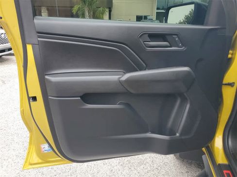 Used 2023 Chevrolet Colorado Trail Boss w/ Technology Package image 17