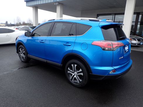 Used 2016 Toyota RAV4 LE image 3