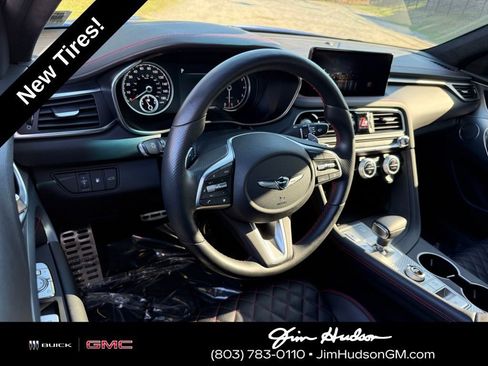 Used 2022 Genesis G70 3.3T image 3