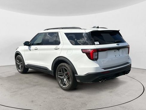 Certified 2025 Ford Explorer ST AWD/4WD image 3