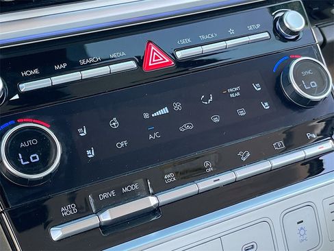 Used 2024 Hyundai Santa Fe Calligraphy image 20