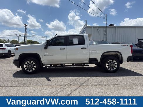 Used 2025 Chevrolet Silverado 2500 Custom w/ Custom Convenience Package AWD/4WD image 9