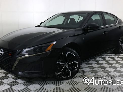 Used 2025 Nissan Altima 2.5 SR AWD/4WD image 1