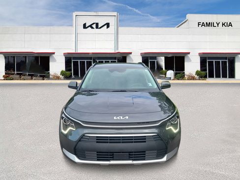 Certified 2025 Kia Niro EX FWD image 2