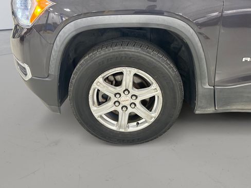Used 2018 GMC Acadia SLE FWD image 9