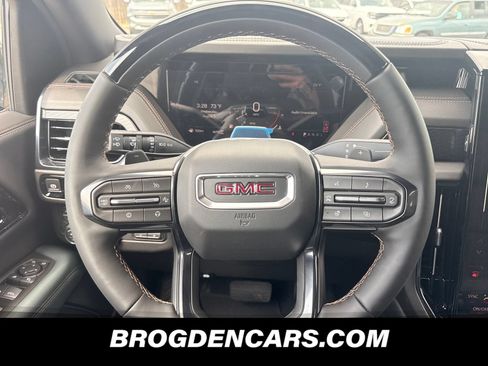 New 2026 GMC Yukon XL AT4 AWD/4WD image 4