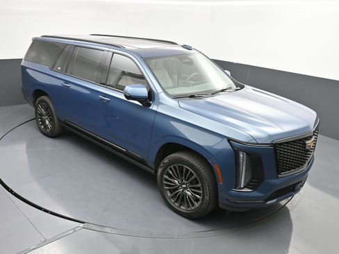 Used 2025 Cadillac Escalade ESV Sport Platinum image 39