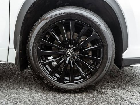 Used 2025 Toyota Highlander XSE image 4