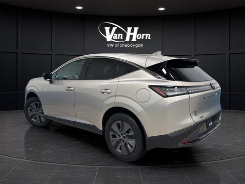 Used 2025 Nissan Murano SL image 3