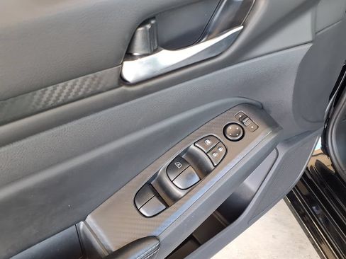 Used 2025 Nissan Altima 2.5 SV FWD image 22