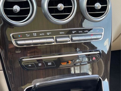 Used 2022 Mercedes-Benz GLC 300 image 30