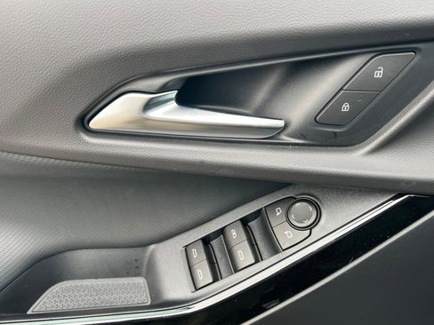 New 2026 Chevrolet Equinox LT w/ Convenience Package II image 8