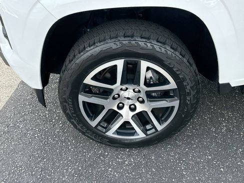 Used 2023 Chevrolet Colorado Z71 w/ Z71 Convenience Package 2 AWD/4WD image 29