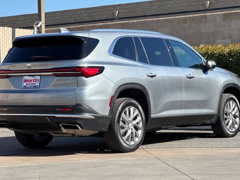 Used 2025 Buick Enclave Preferred FWD image 4