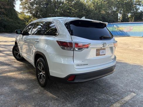 Used 2016 Toyota Highlander XLE FWD image 10