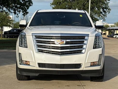 Used 2018 Cadillac Escalade ESV Platinum AWD/4WD image 2