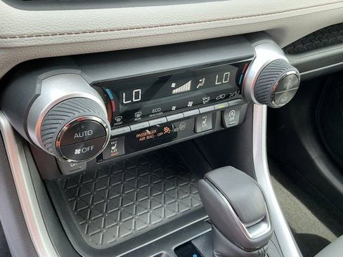Used 2022 Toyota RAV4 XLE Premium AWD/4WD image 19