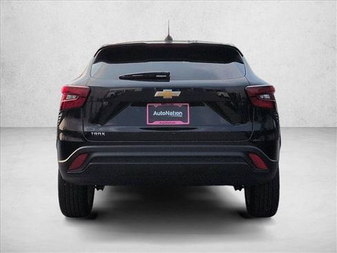 New 2026 Chevrolet Trax LS w/ LS Convenience Package FWD image 8